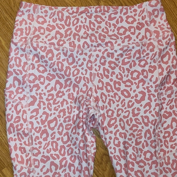 🐆Torrid Pink Leopard Print Leggings 🐆 - Picture 2 of 10